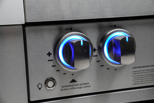 Mont Alpi 400 Deluxe Island with a Beverage center